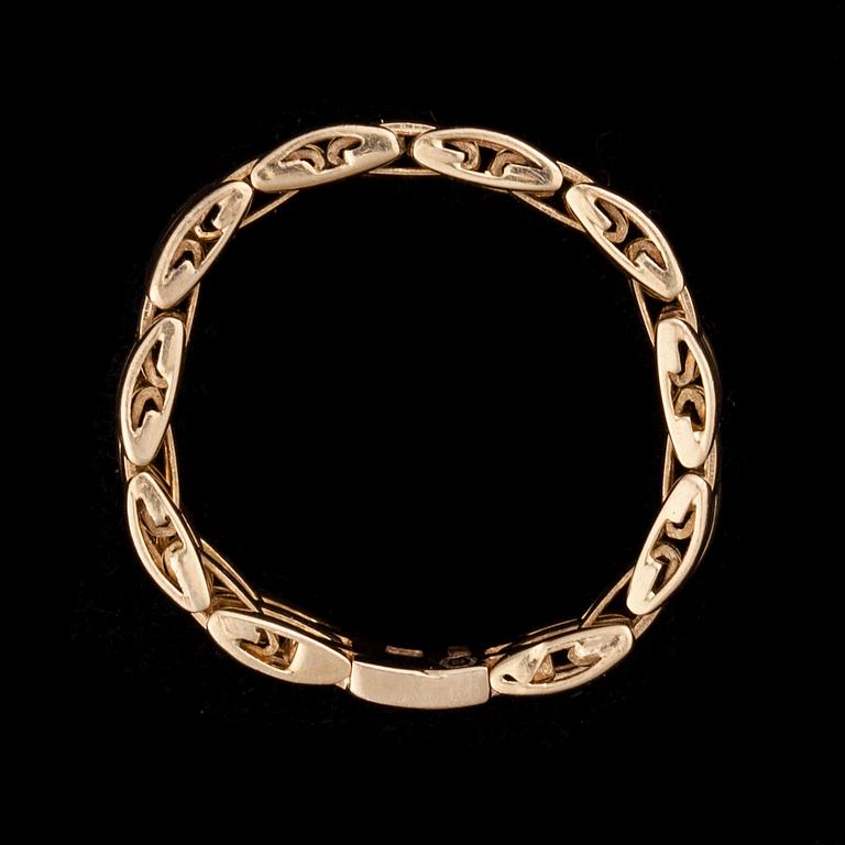 RING, 18K guld. Italien. Vikt ca 4,2 g.