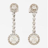 Earrings 18K white gold with brilliant-cut diamonds.