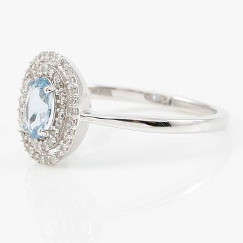 RING, 14K vitguld, diamanter tot ca 0.17 ct. och akvamariner ca 0.50 ct.