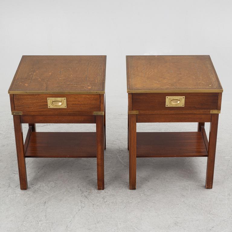 A pair of mahognay bedside tables, second part of the 20th century.