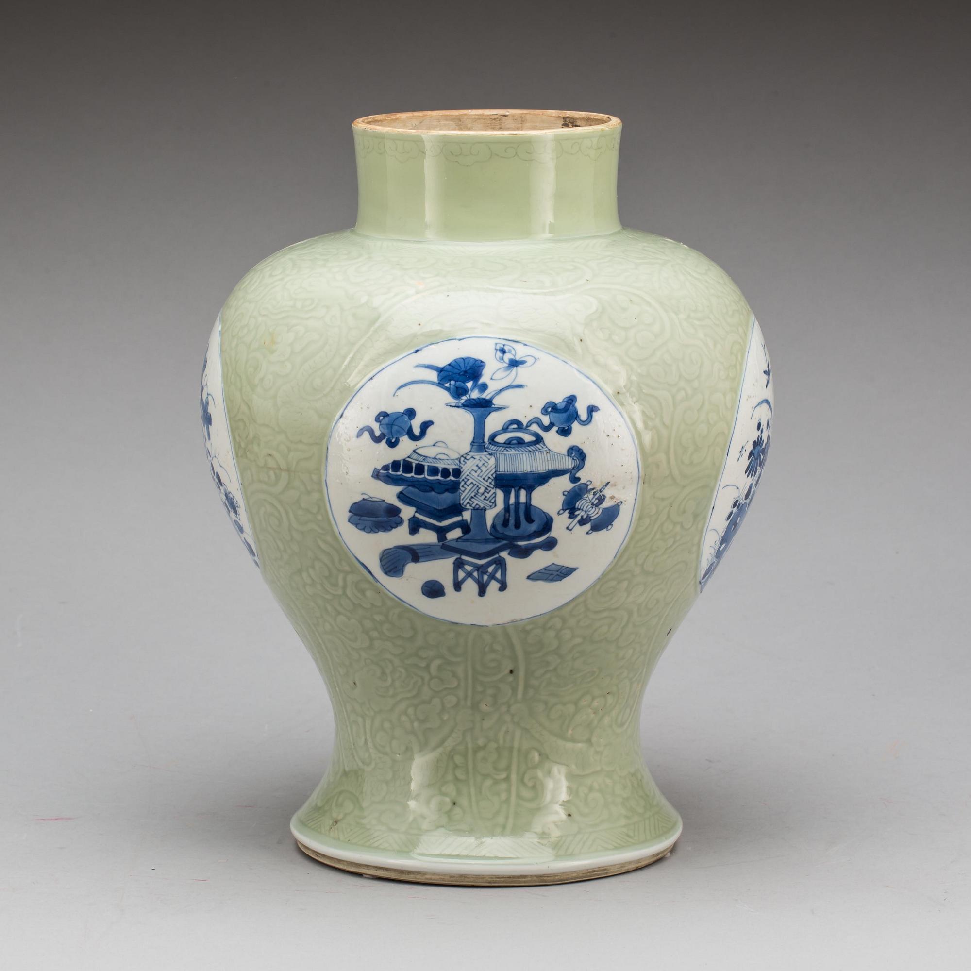 URNA, porslin, Kina, Qianlong (1736-95).