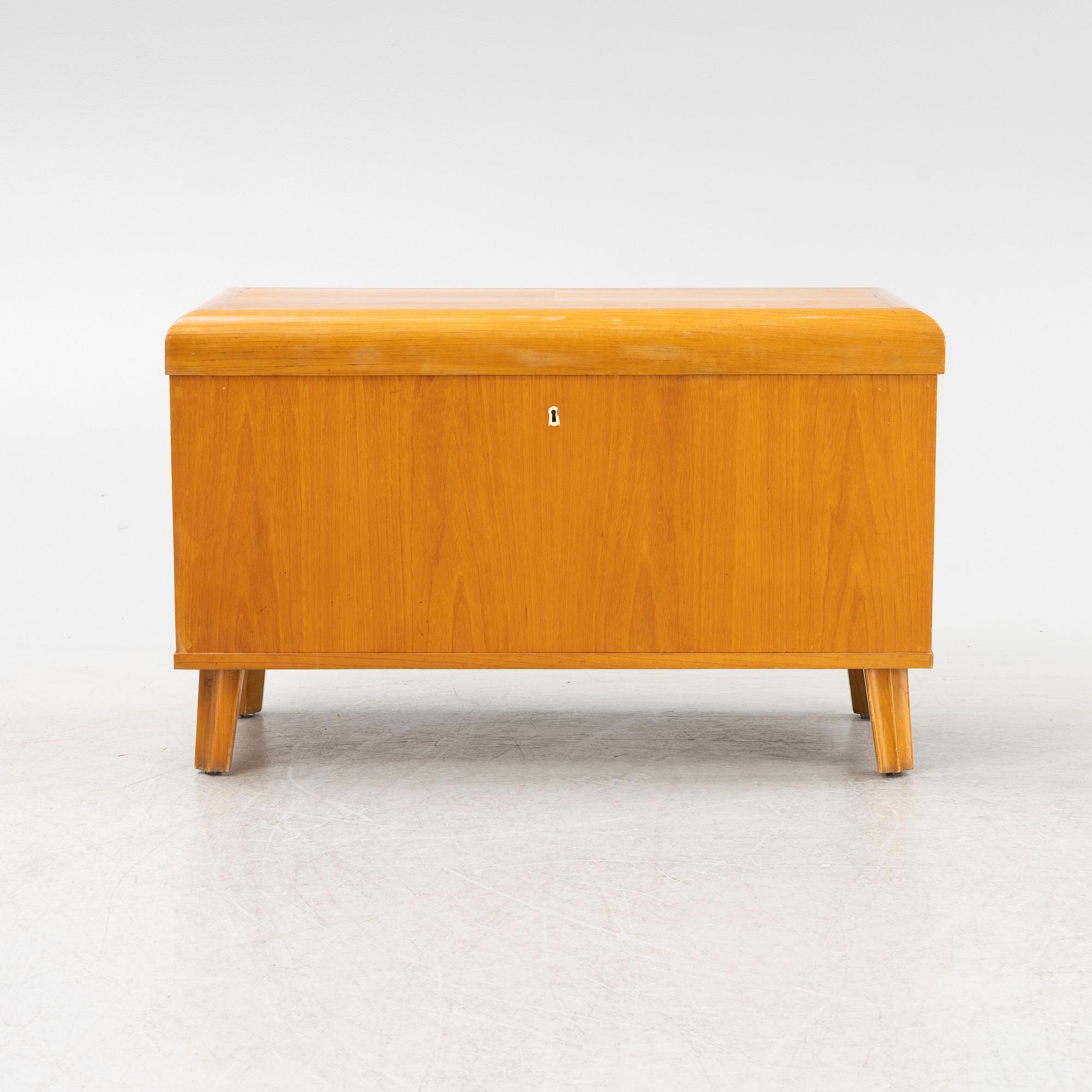 Kista, Swedish modern, 1946.
