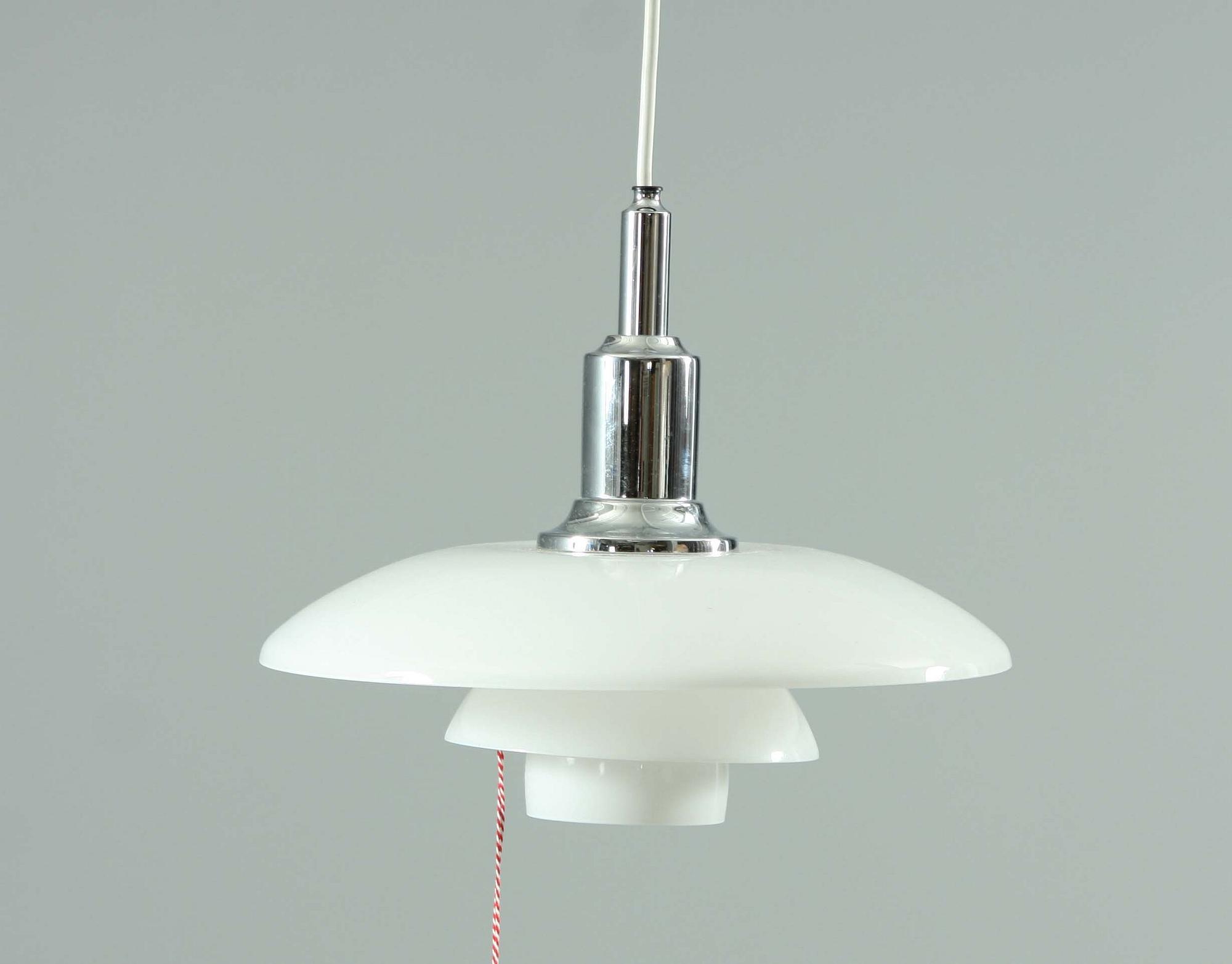 TAKLAMPA, 3/2 PH Pendeln. Design Poul Henningsen för Louis Poulsen. Danmark.