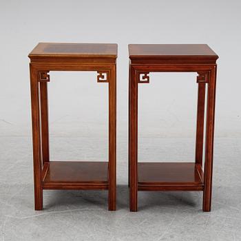 A pair of mahogany side tables, 20th Century.