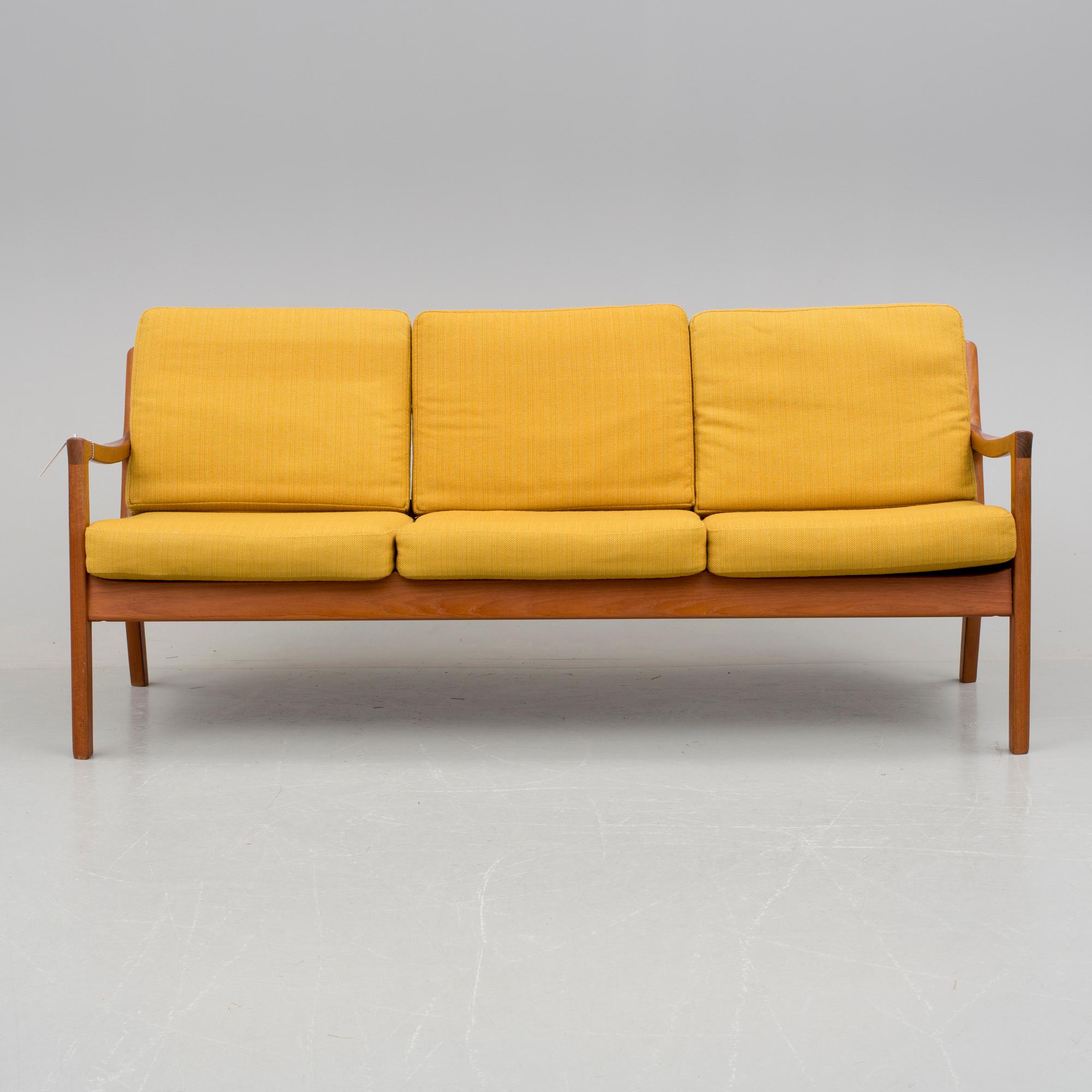 SOFFA, KARMSTOLAR, 2 st, Ole Wanscher, för France & Son, Danmark samt SOFFBORD, 1900-talets andra hälft.