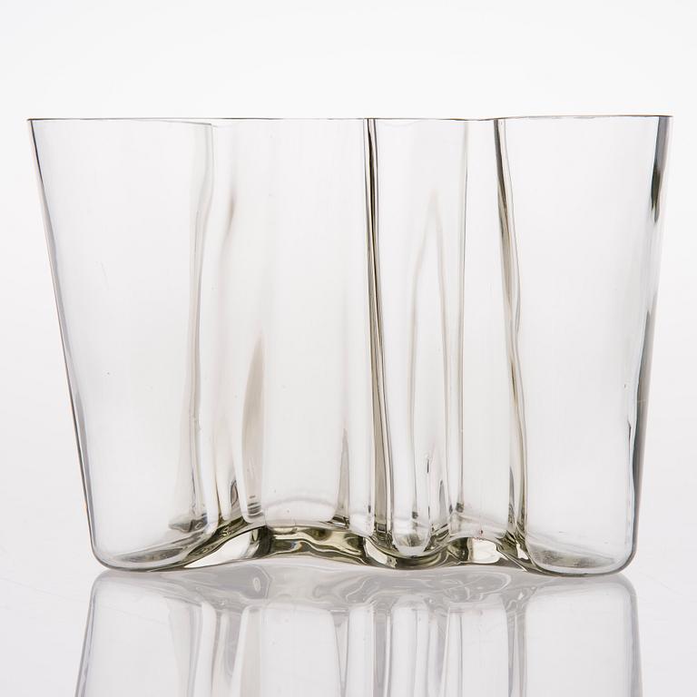 A '3030' vase signed Alvar Aalto, presumably mid-1950s.