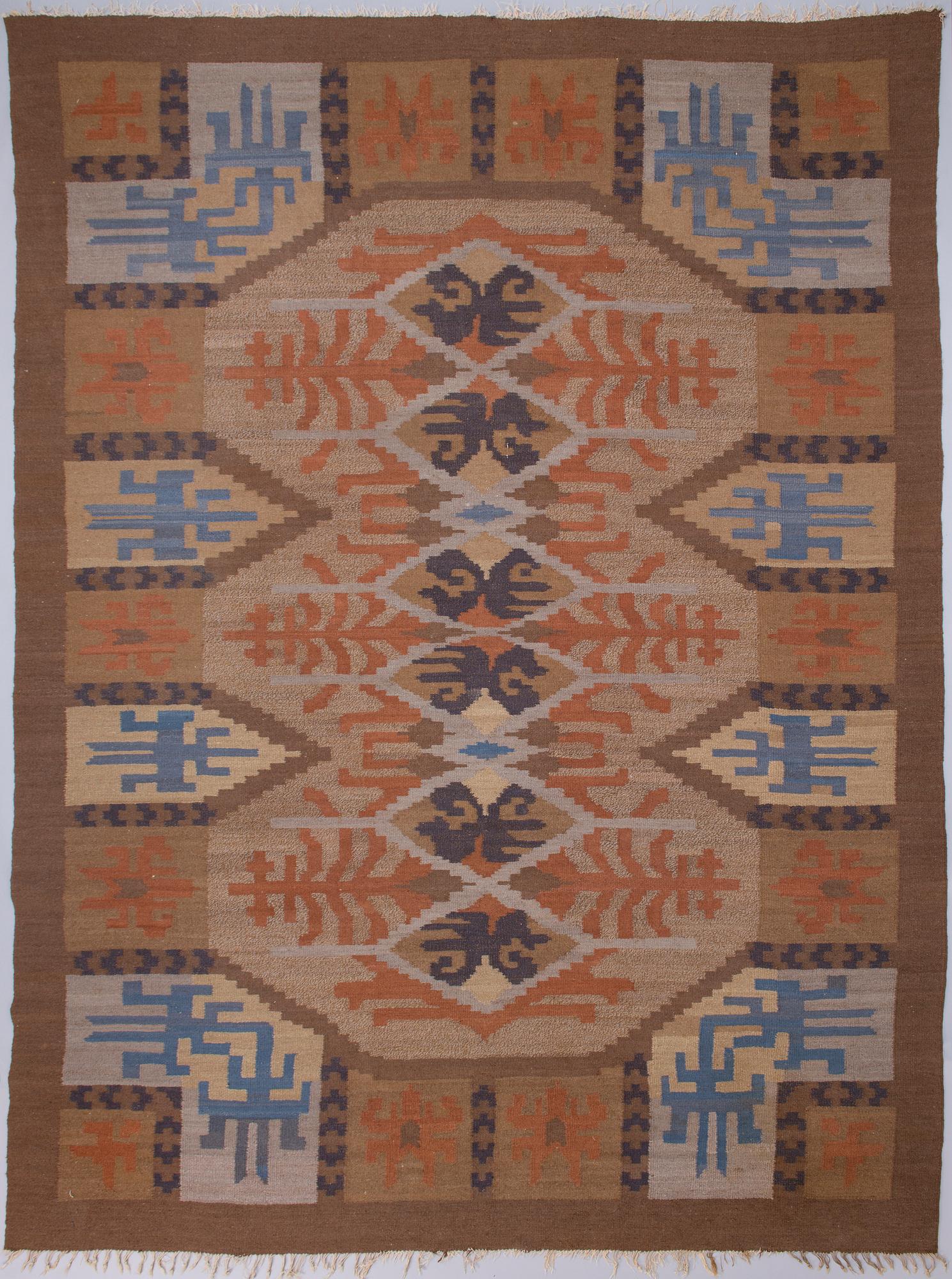 SAELAN ANNA, Karvalankamatto, Kotiteollisuus Oy Orkamo, 1920-luku. Noin 345x260 cm.