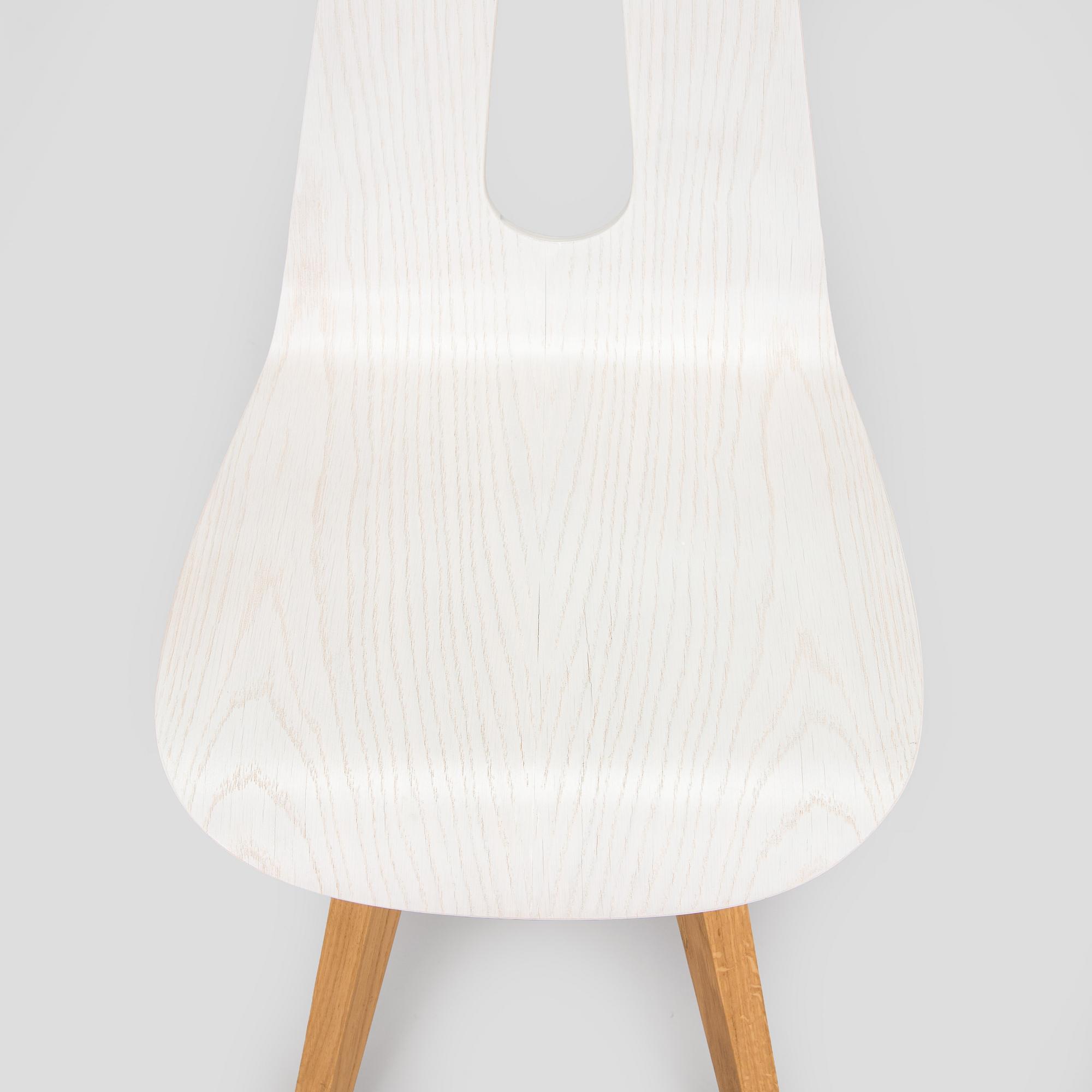 Jouni Leino, Stol "Oma" (Egen) för Puulon, Jouni Leino Design Studio 2017.