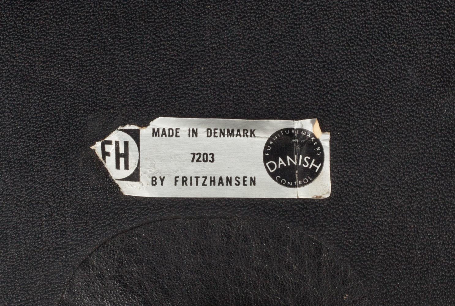 FÅTÖLJ, "Svanen" av Arne Jacobsen för Fritz Hansen, Danmark.