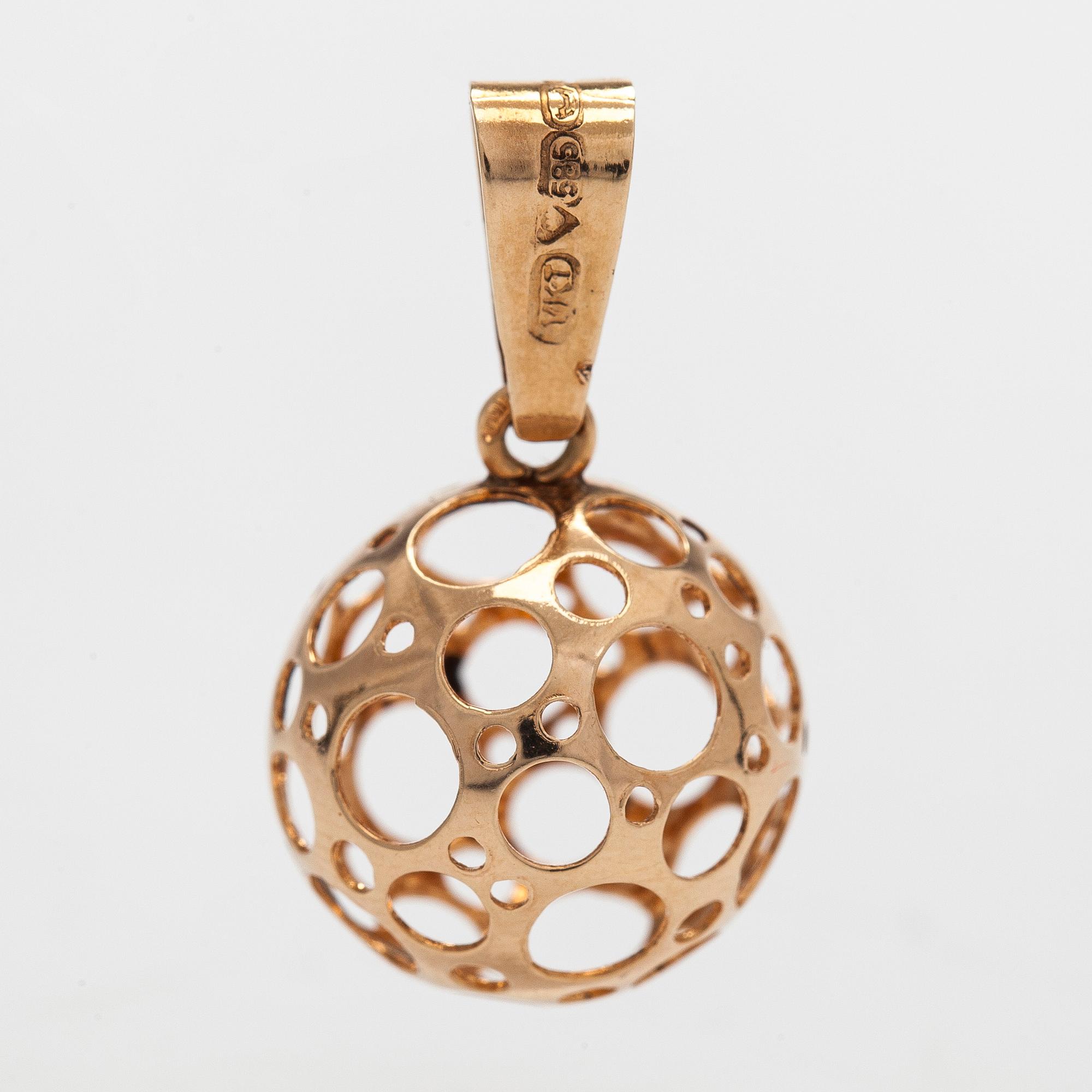 liisa-vitali-a-14k-gold-lepp-kerttu-ladybird-pendant-helsinki