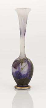 An art nouveau Daum cameo glass vase, Nancy, France.