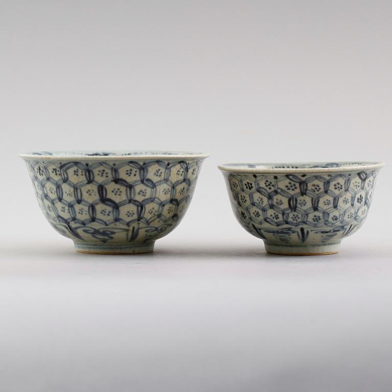 SKÅLAR, 2 st, porslin, Södra Kina, Ming, 1400-tal.