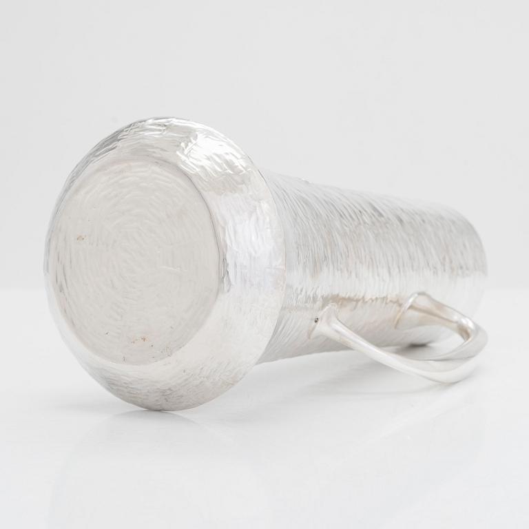 Tapio Wirkkala, tillbringare och bägare, ett par, sterlingsilver, Kultakeskus, Tavastehus 1972-73.