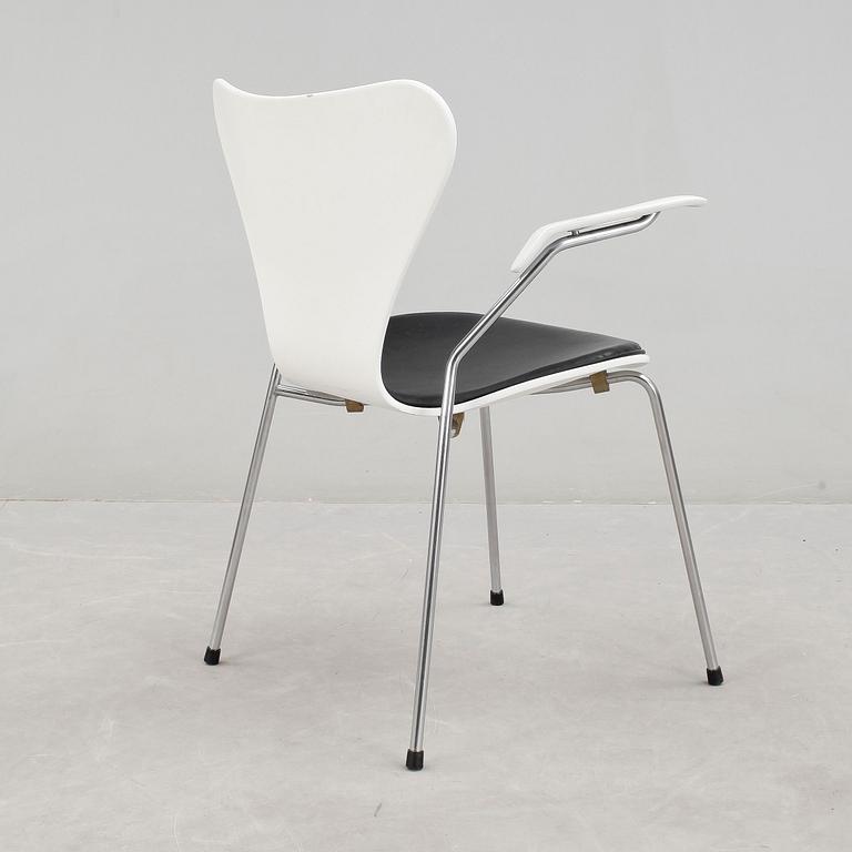 KARMSTOL, "Sjuan", Arne Jacobsen, Fritz Hansen, 1993.