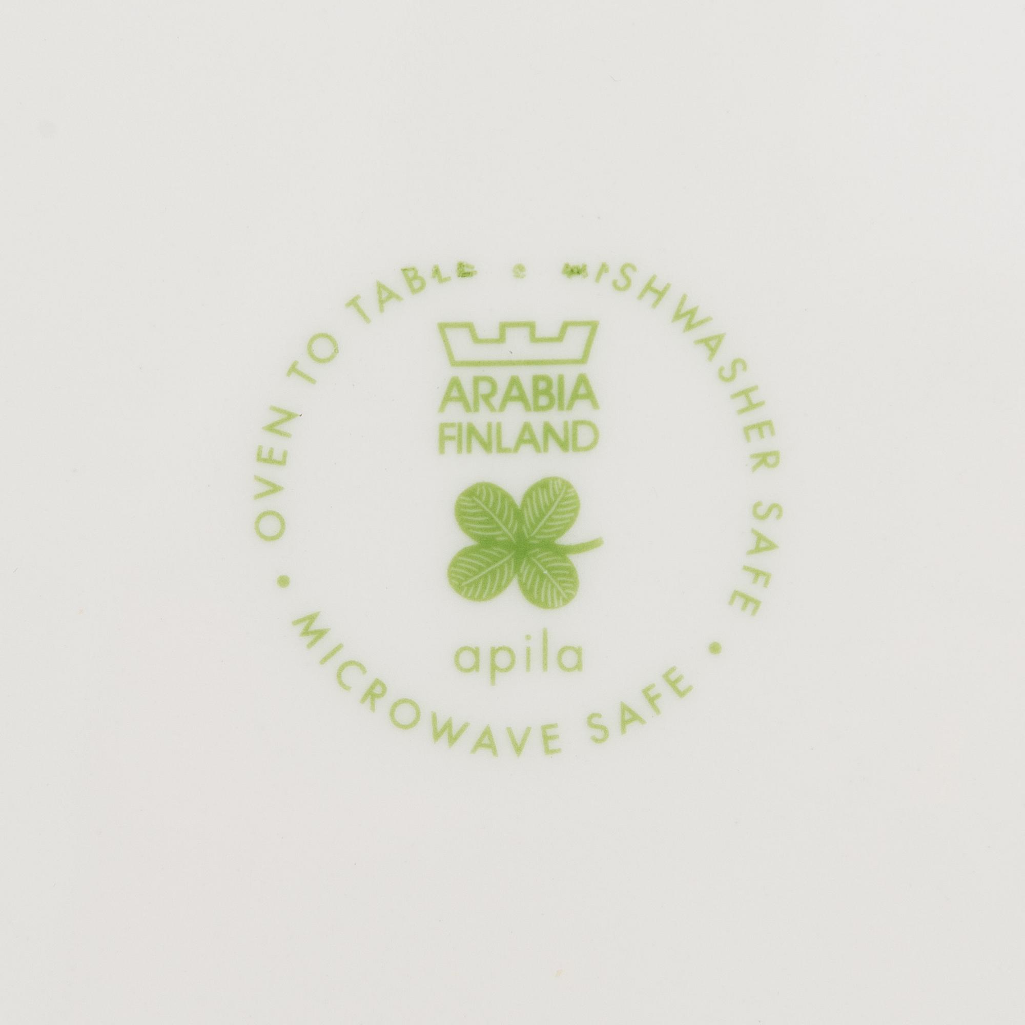 Birger Kaipiainen, a 'Clover' porcelain dish for Arabia Finland. Decoration designed in 1970.
