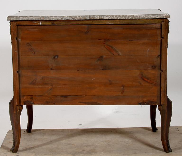 BYRÅ. Gustaviansk stil, 1900-talets första hälft.