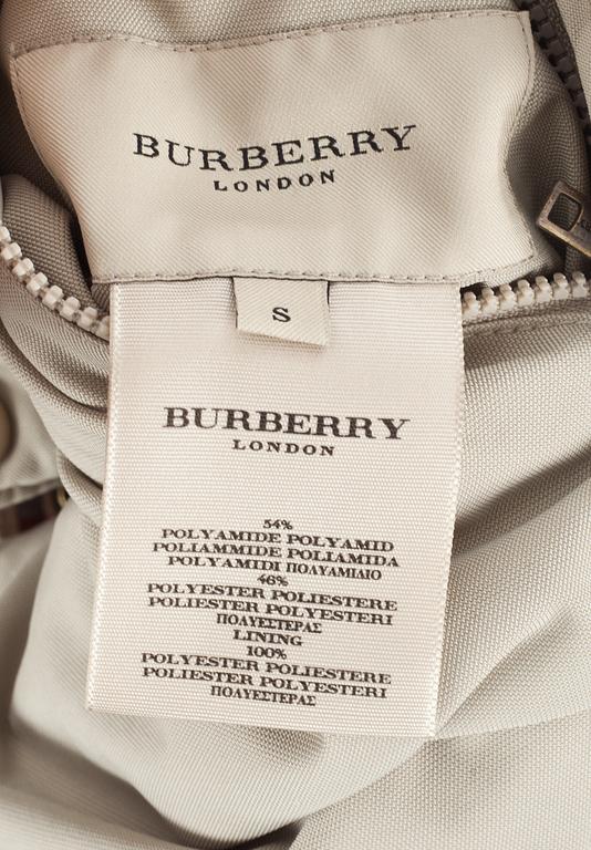 VÄST, Burberry London.
