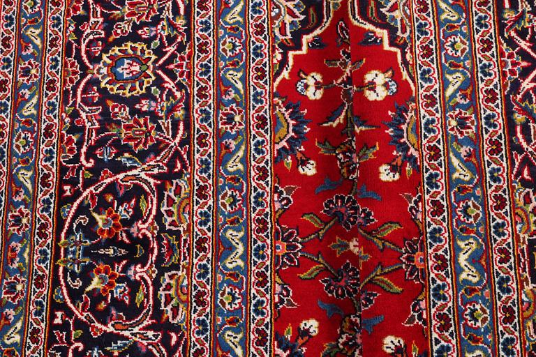 A carpet, Kashan, ca 360 x 247 cm.
