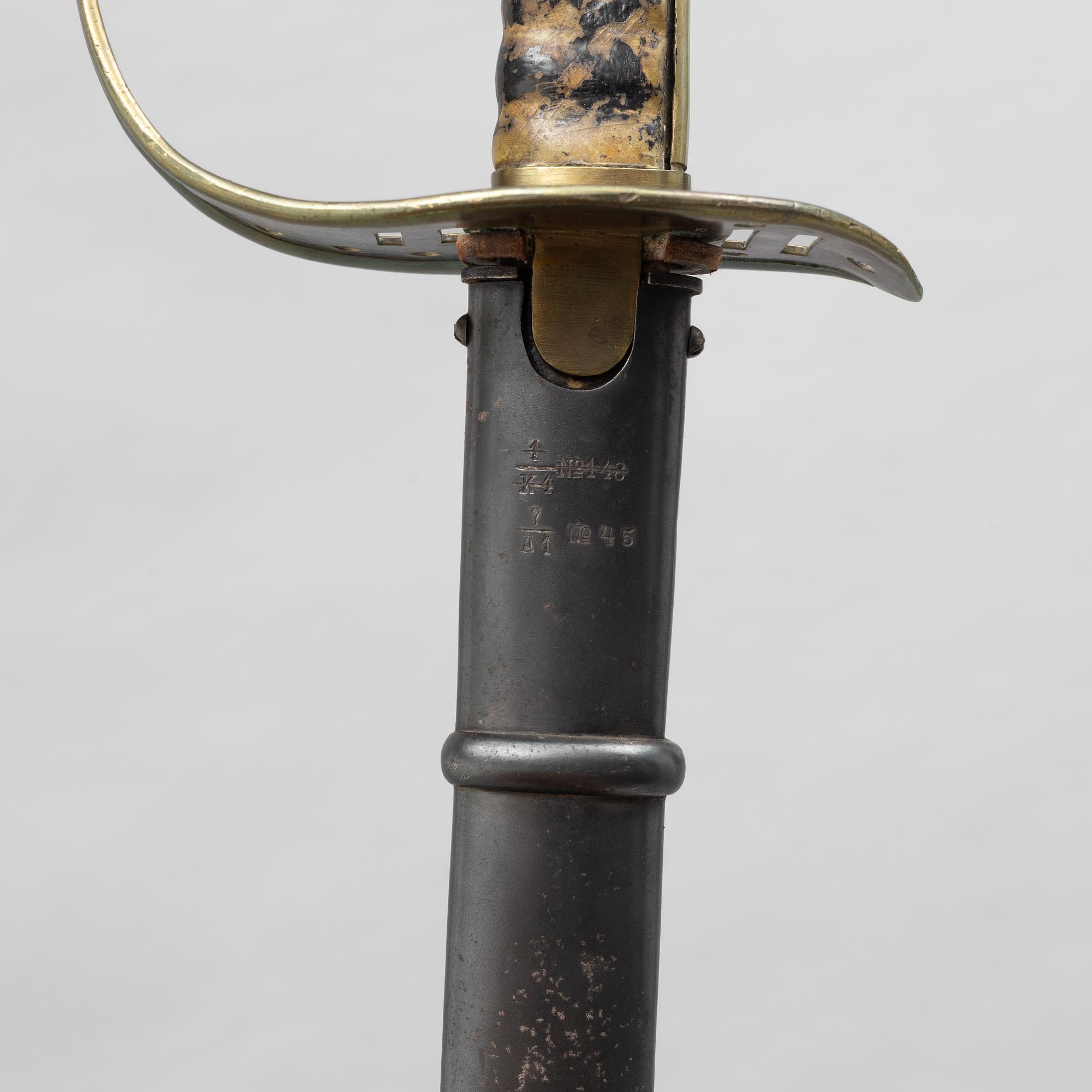 Sabel, svensk, för kavalleriet m/1867-93 med balja.
