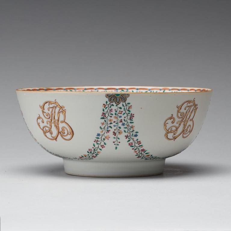 A famille rose punch bowl, Qing dynasty, Qianlong (1736-95).