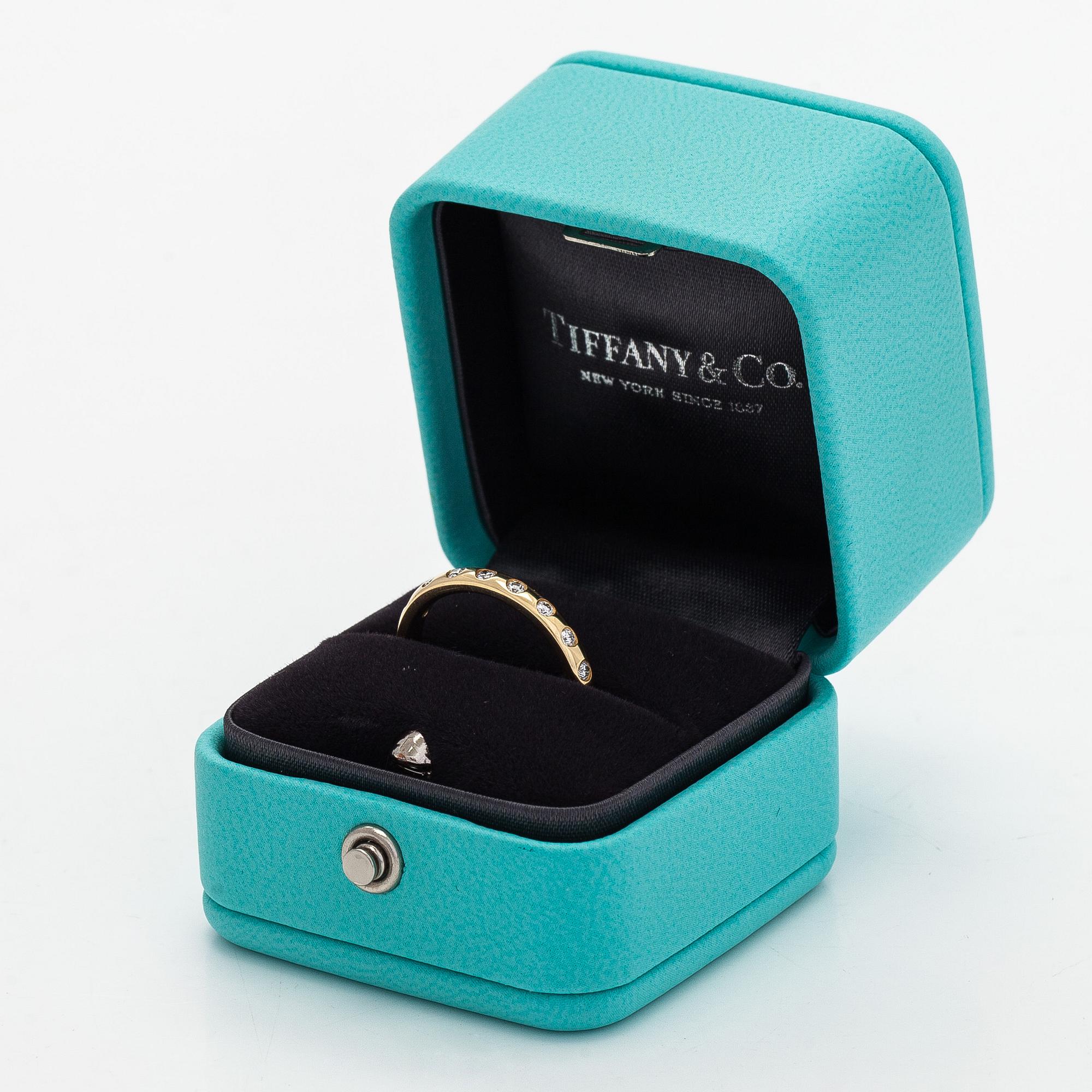 Tiffany & Co, !8 K gold stacking band ring, brilliant-cut diamonds, Peretti.