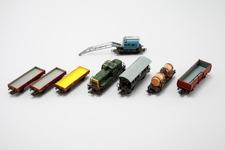 PARTI MODELLTÅG, 29 delar, huvudsakligen Märklin, Tyskland, 1900-talets andra hälft.