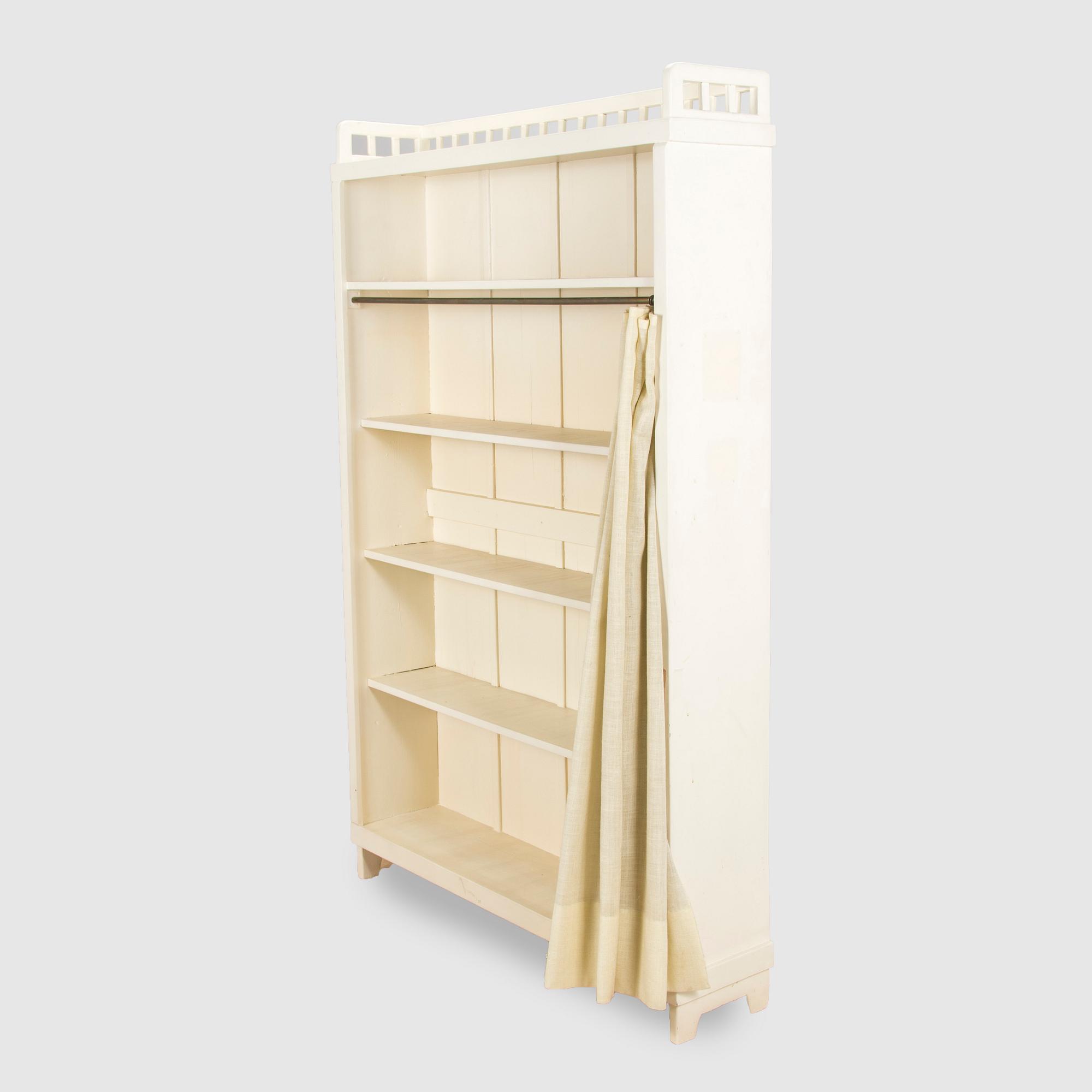 An early 20th century shelf.