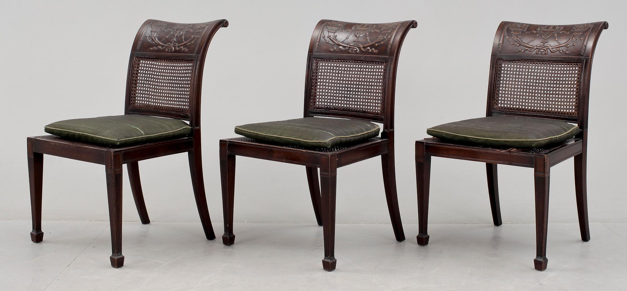 BORD samt STOLAR, 4 delar, troligen Nordiska Kompaniet, 1920-tal.