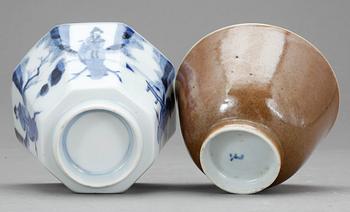 KOPPAR, 2 st, porslin, Kina Qingdynastin, 1700-tal.