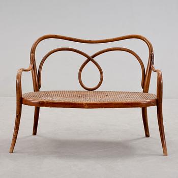 BARNSOFFA, Thonetstil, 1900-talets första hälft.