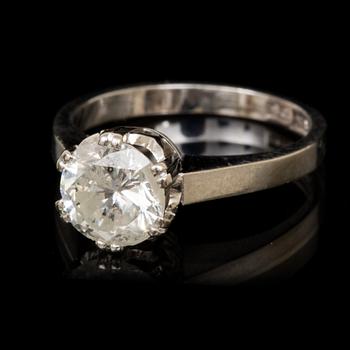 RING, 18 k vitguld med briljantslipad diamant ca 1,00 ct. Vikt ca 3 g.