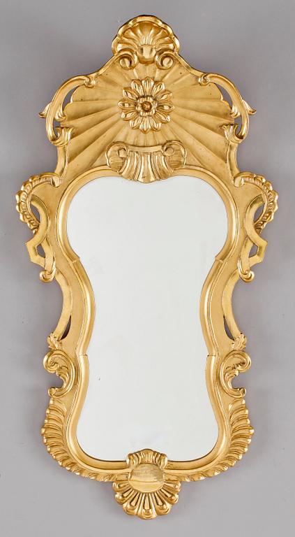 SPEGEL, rokokostil, monogrammärkt "AE" a tergo. 1900-talets andra hälft.