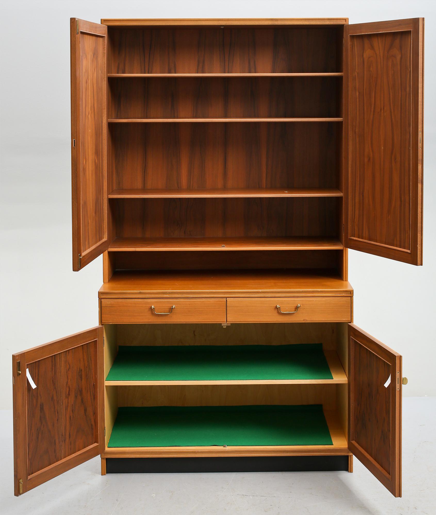 SKÅP, "Krus", Yngve Ekström, Westbergs Möbler AB i Tranås, 1950-tal.