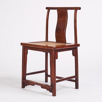 Stol, hardwood. Qingdynastin (1644-1912).