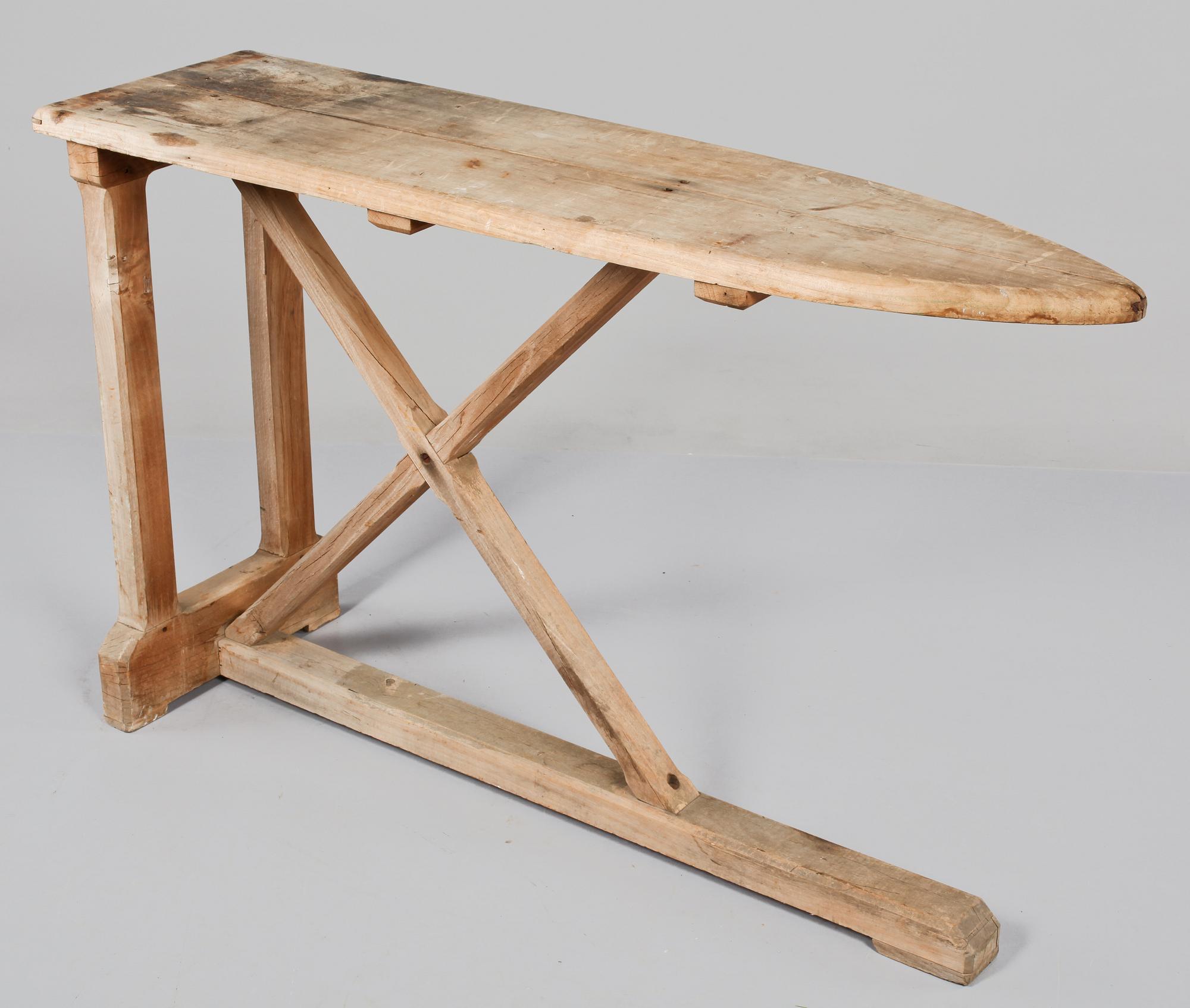 STRYKBRÄDA/SIDEBOARD, 1900-talets första hälft.