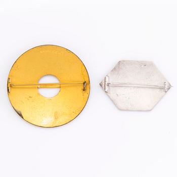 BROSCHER, 2 st, silver och emalj, Åbo, Finland 1920-tal.