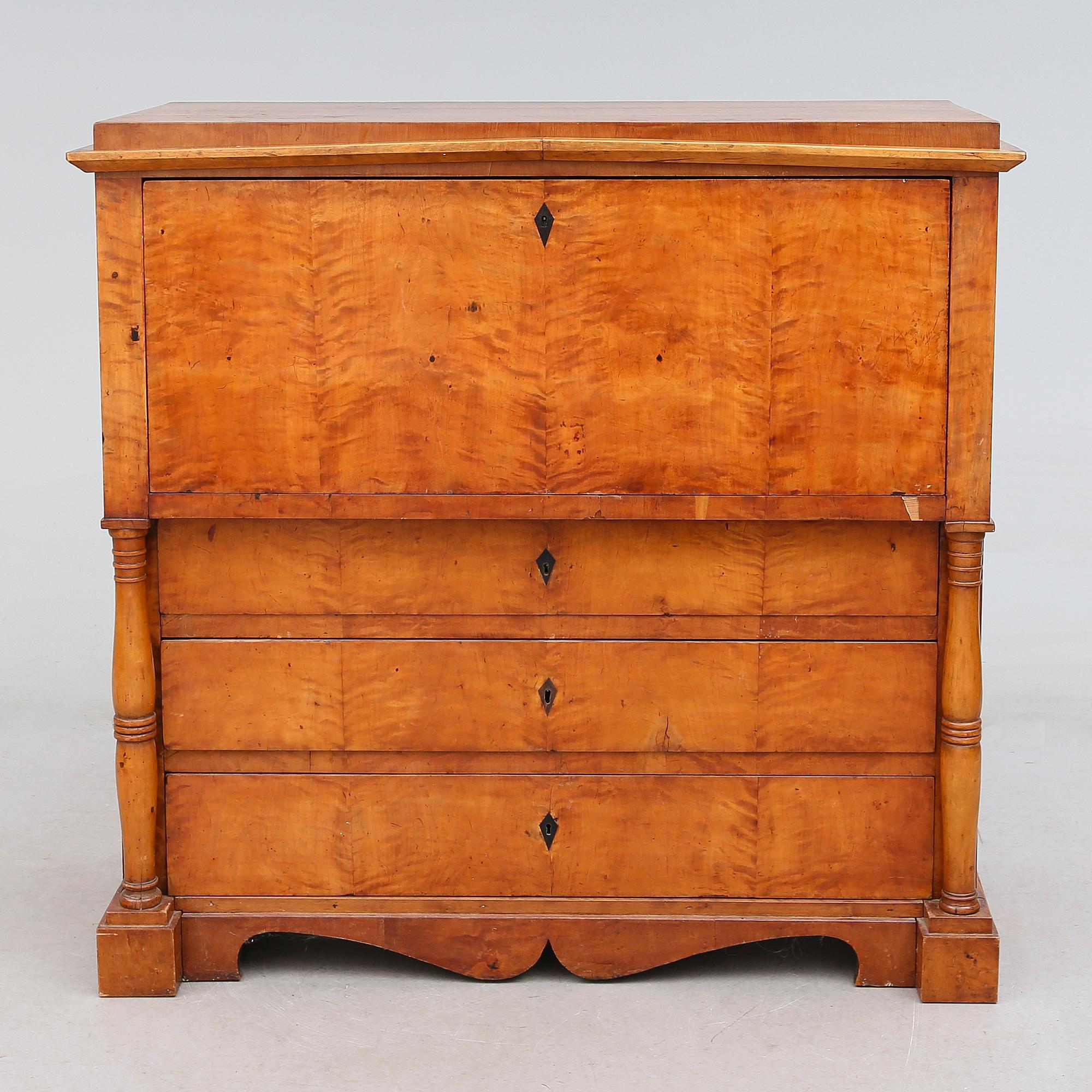 CHIFFONJÉ, 1800-talets mitt.