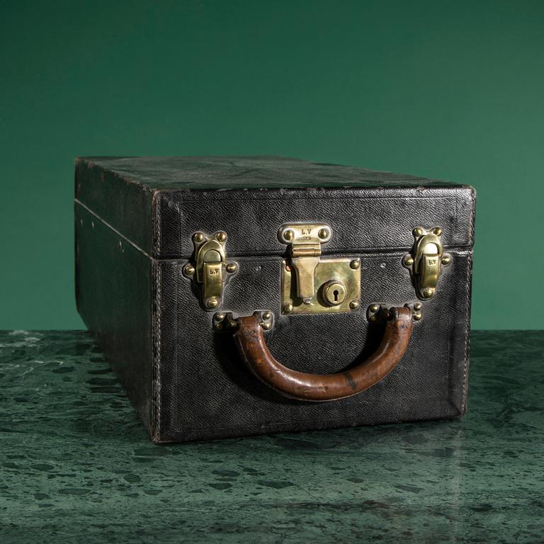 TRAVEL BAG, Louis Vuitton.