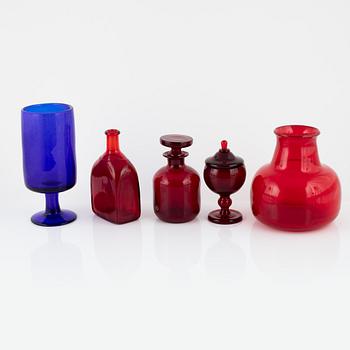 Ten decorative glass pieces, including Erik Höglund and Reijmyre, Sweden.