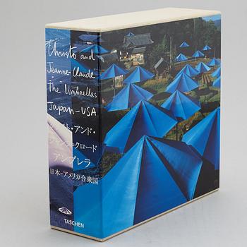 CHRISTO & JEANNE-CLAUDE, 2 volume book project with fabric application. Published in 1998.