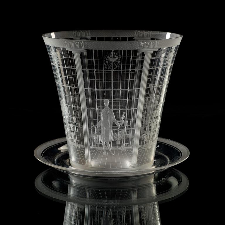 An Edward Hald engraved bowl with plate, Orrefors 1927.
