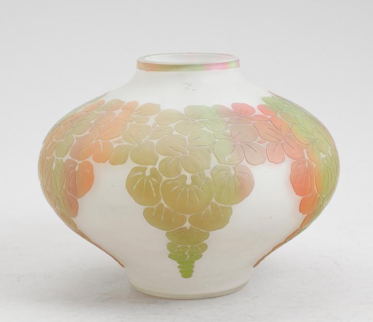 VAS, glas, möjligen Frankrike, tidigt 1900-tal.