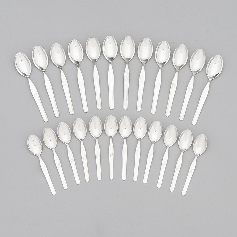 Tapio Wirkkala, A 152-piece set of 'Tapio' silver cutlery, Kultakeskus, Hämeenlinna 1963-1998.