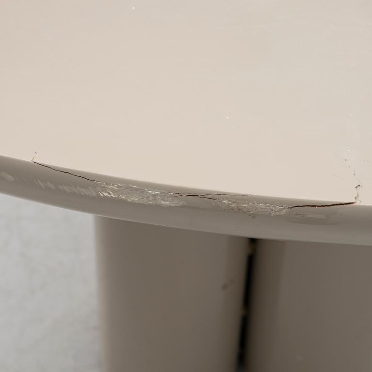 Matbord,  samtida tillverkning.