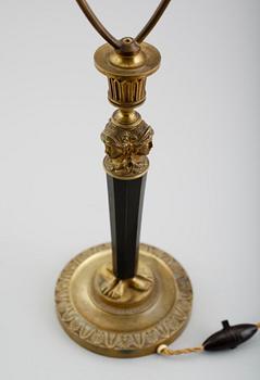 BORDSLAMPA, empirestil, 1900-talets första hälft.