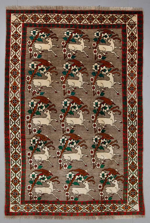 MATTA, Shiraz, ca 295 x 207 cm.