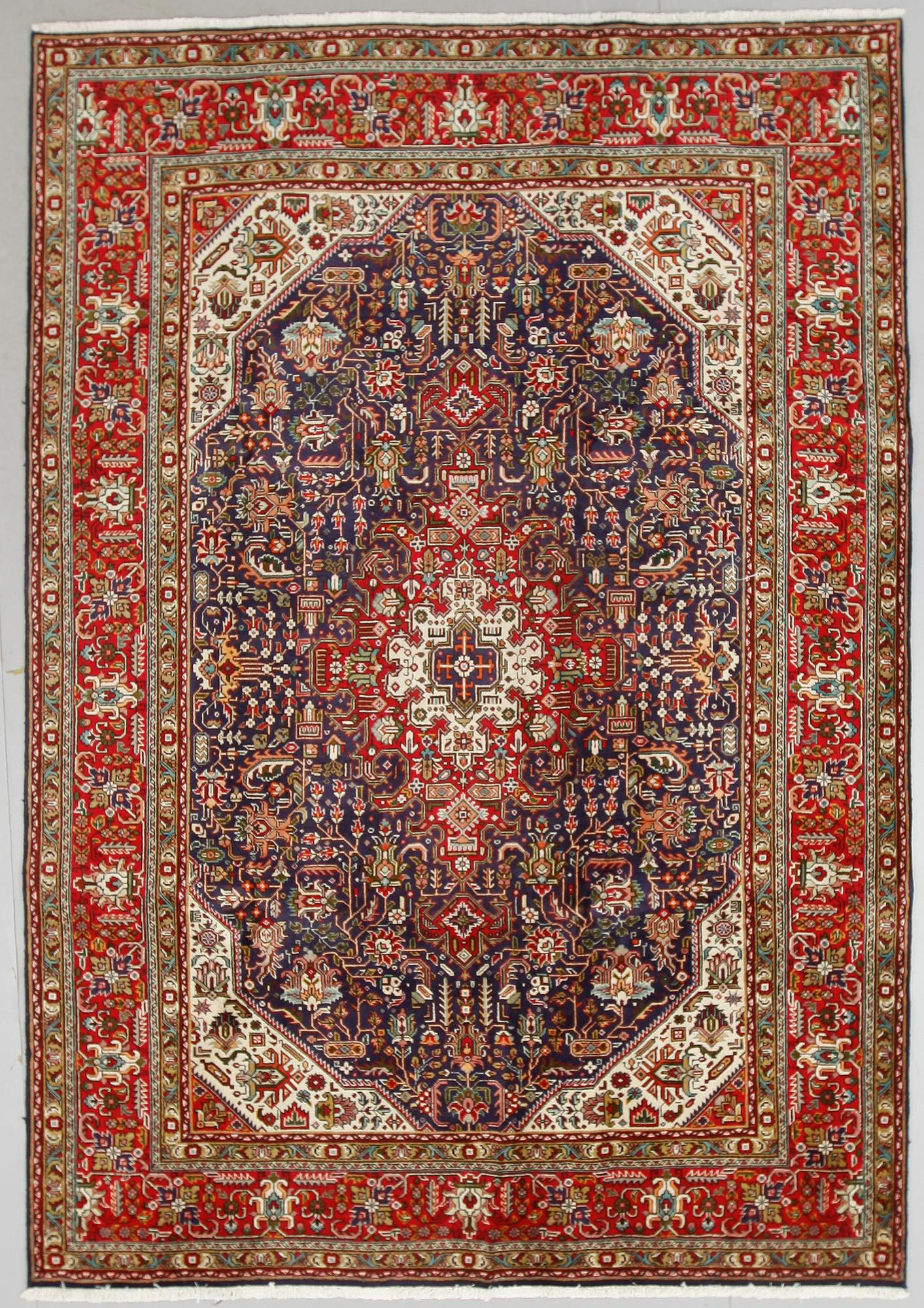 MATTA, Täbriz, ca 298 x 202 cm.