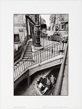 WILLY RONIS, Portfolio with 12 photographs reproduced in black and white on thick paper.  Published in 1986.