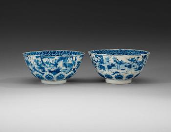 467. A pair of blue and white Lotus shaped bowls, Qing dynasty, Kangxi (1662-1722).