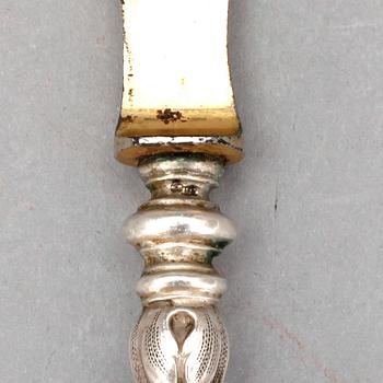 KNIVAR, 4 st, silver och metall, svenska stämplar, 1800-talets andra hälft.